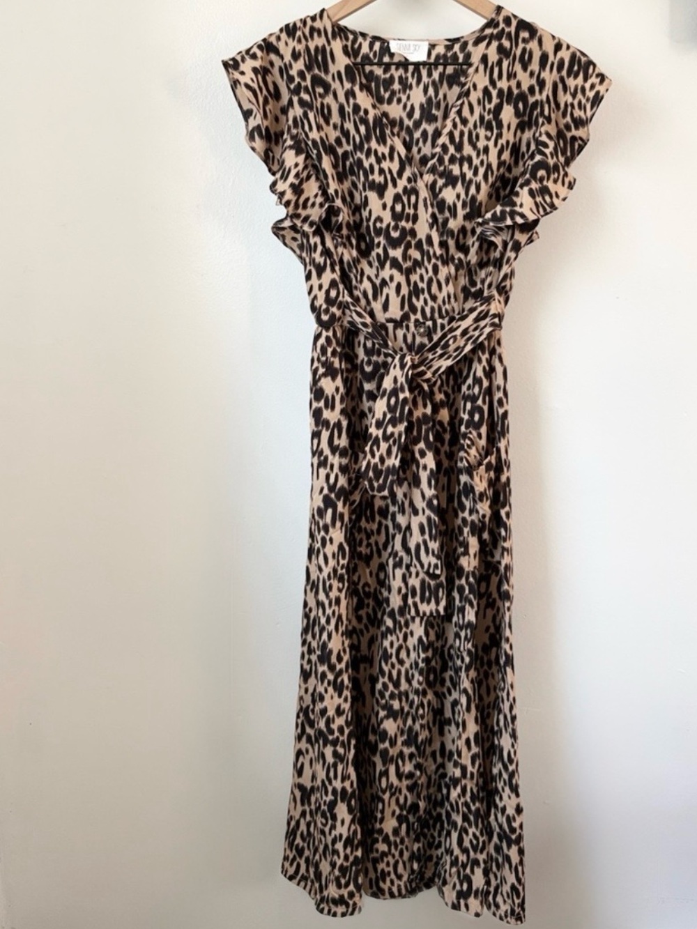 NWOT sienna sky leopard print maxi dress